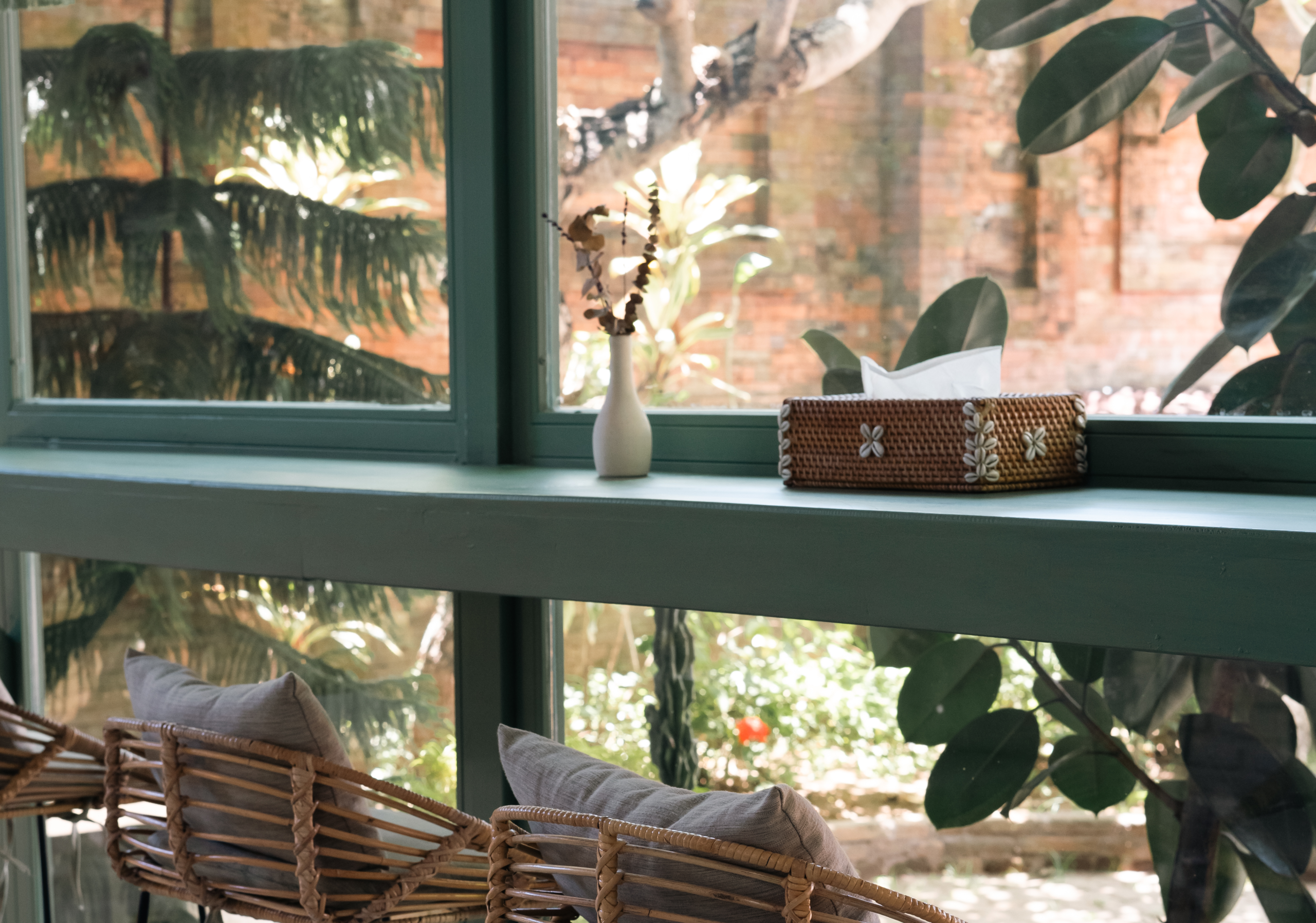 interior aliana cafe and bakery 2 landsc